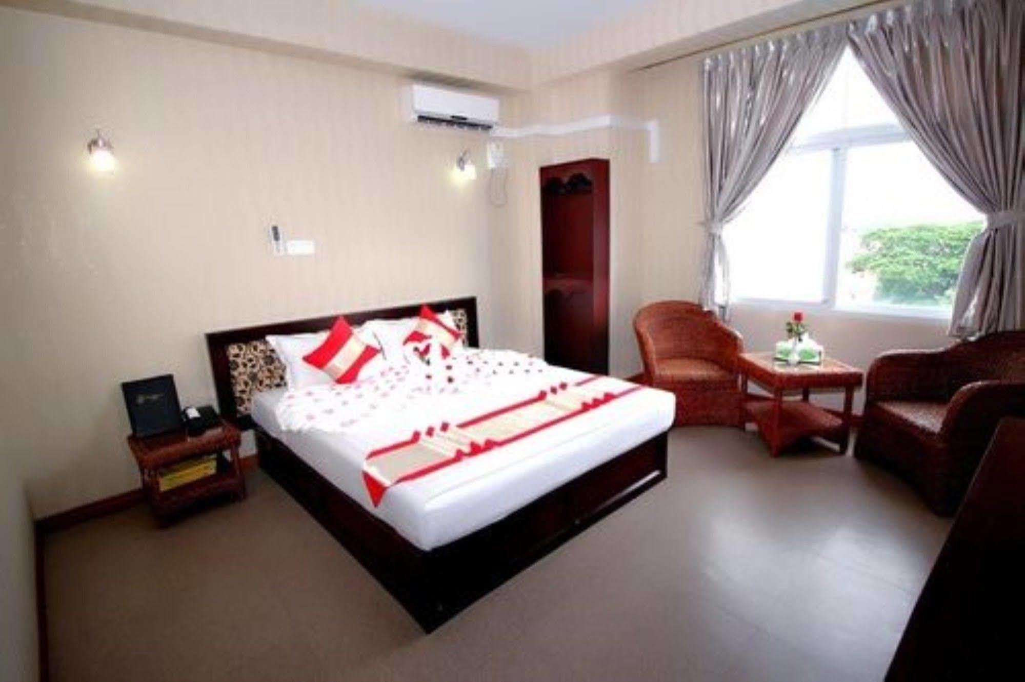 Diamond Crown Hotel Gyogon Exteriör bild