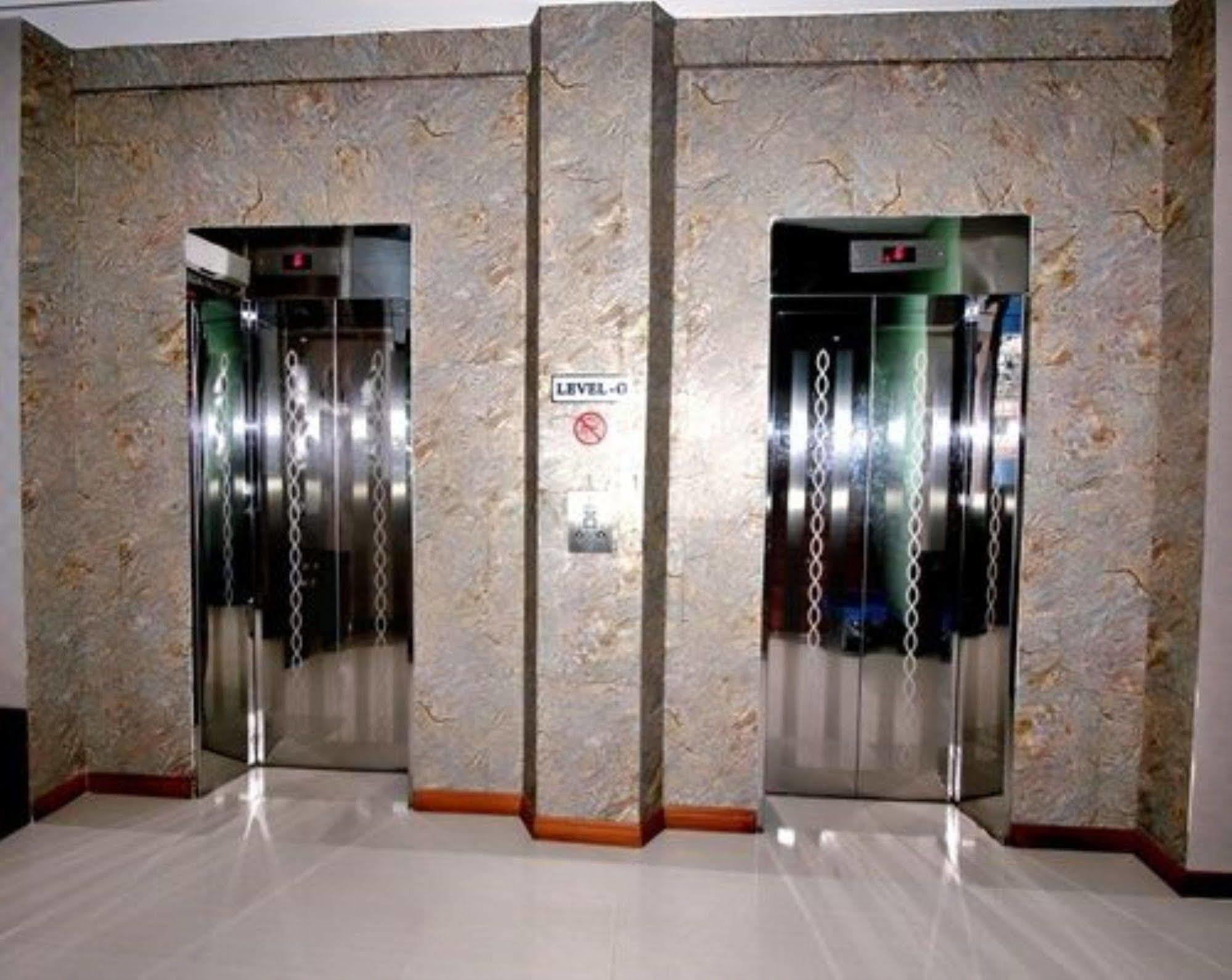 Diamond Crown Hotel Gyogon Exteriör bild